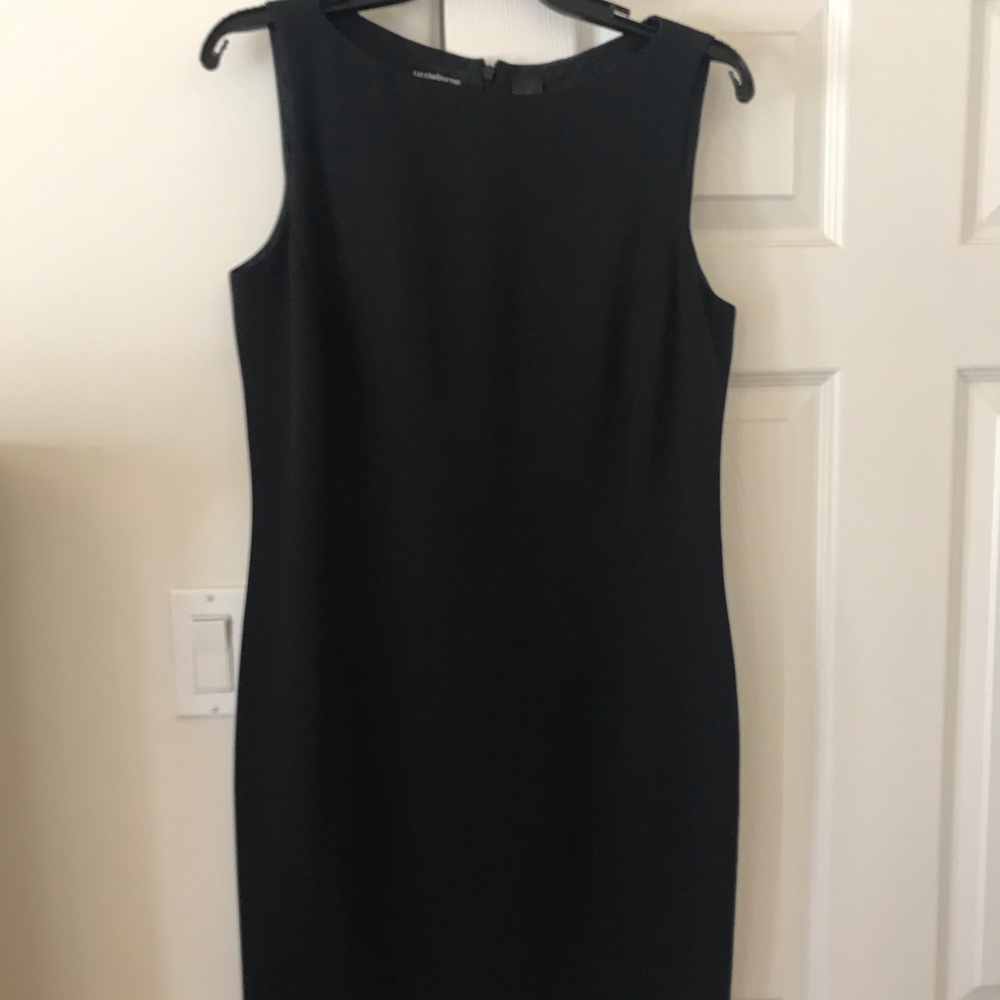 Liz Clairborne sleeveless Sheath dress